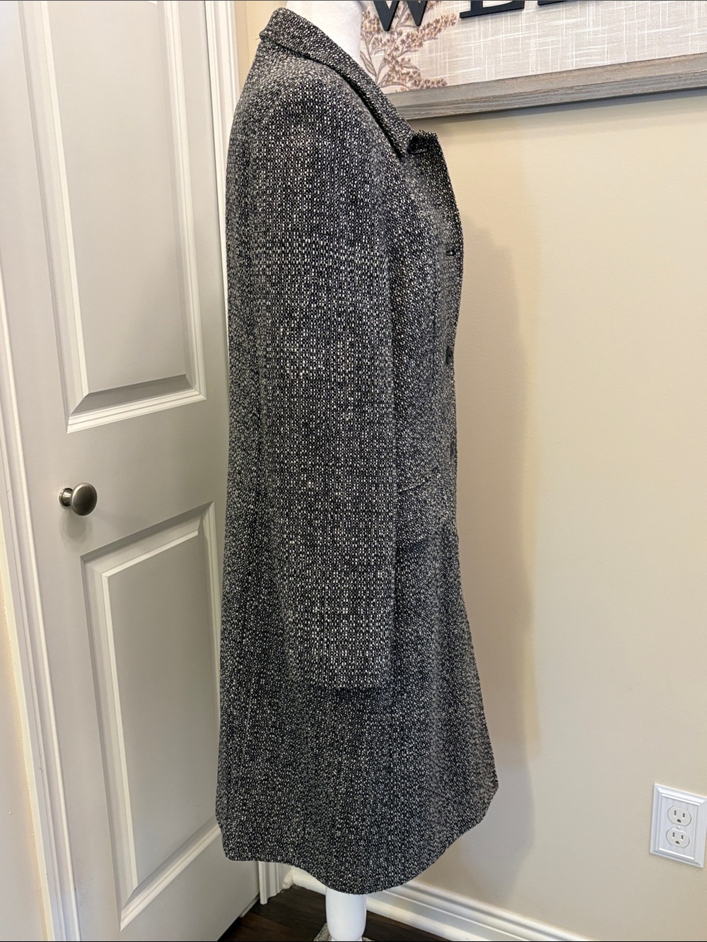 Apostrophe Mid-Length Tweed Coat - Tailored Button-Front 16 - Picture 4 of 16